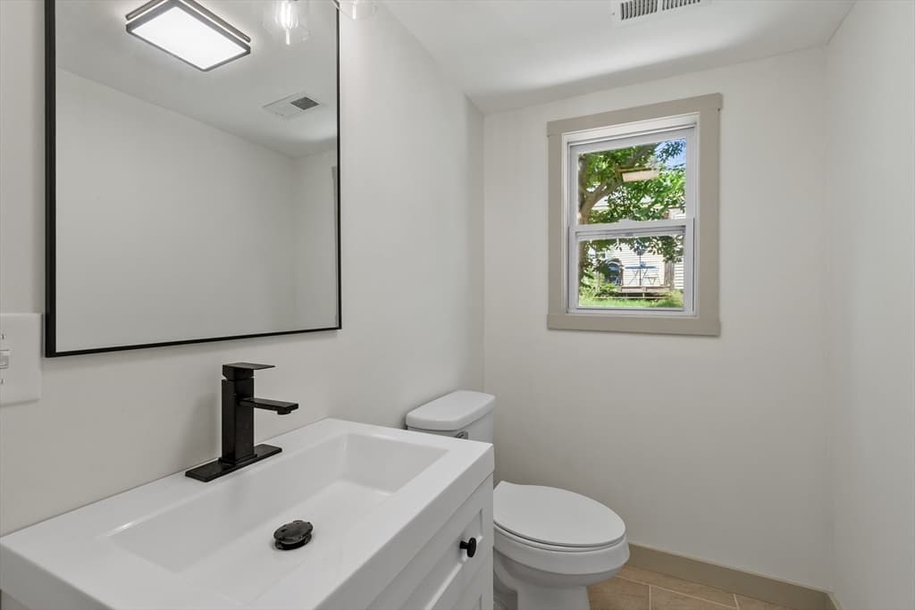 25 Main St, Ashburnham MA 01430 photo 17