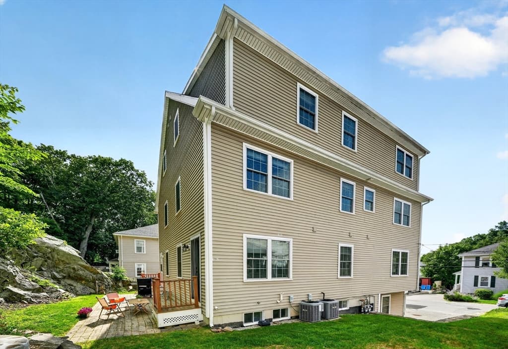 89 Overland Rd # 2, Waltham MA 02451 photo 26