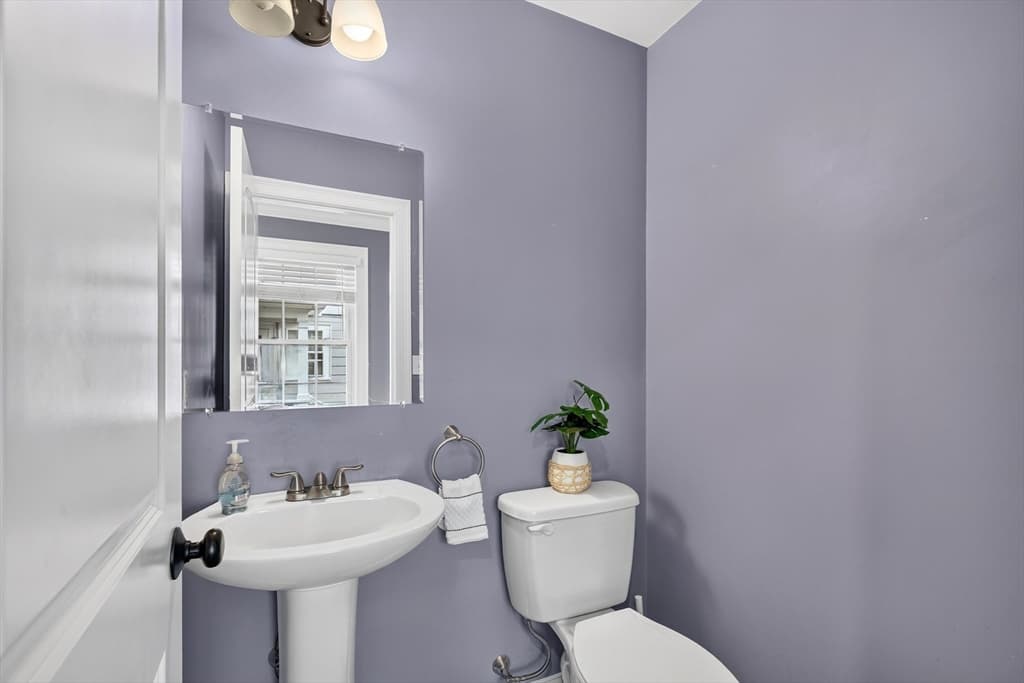 89 Overland Rd # 2, Waltham MA 02451 photo 10