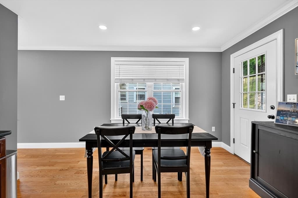 89 Overland Rd # 2, Waltham MA 02451 photo 8