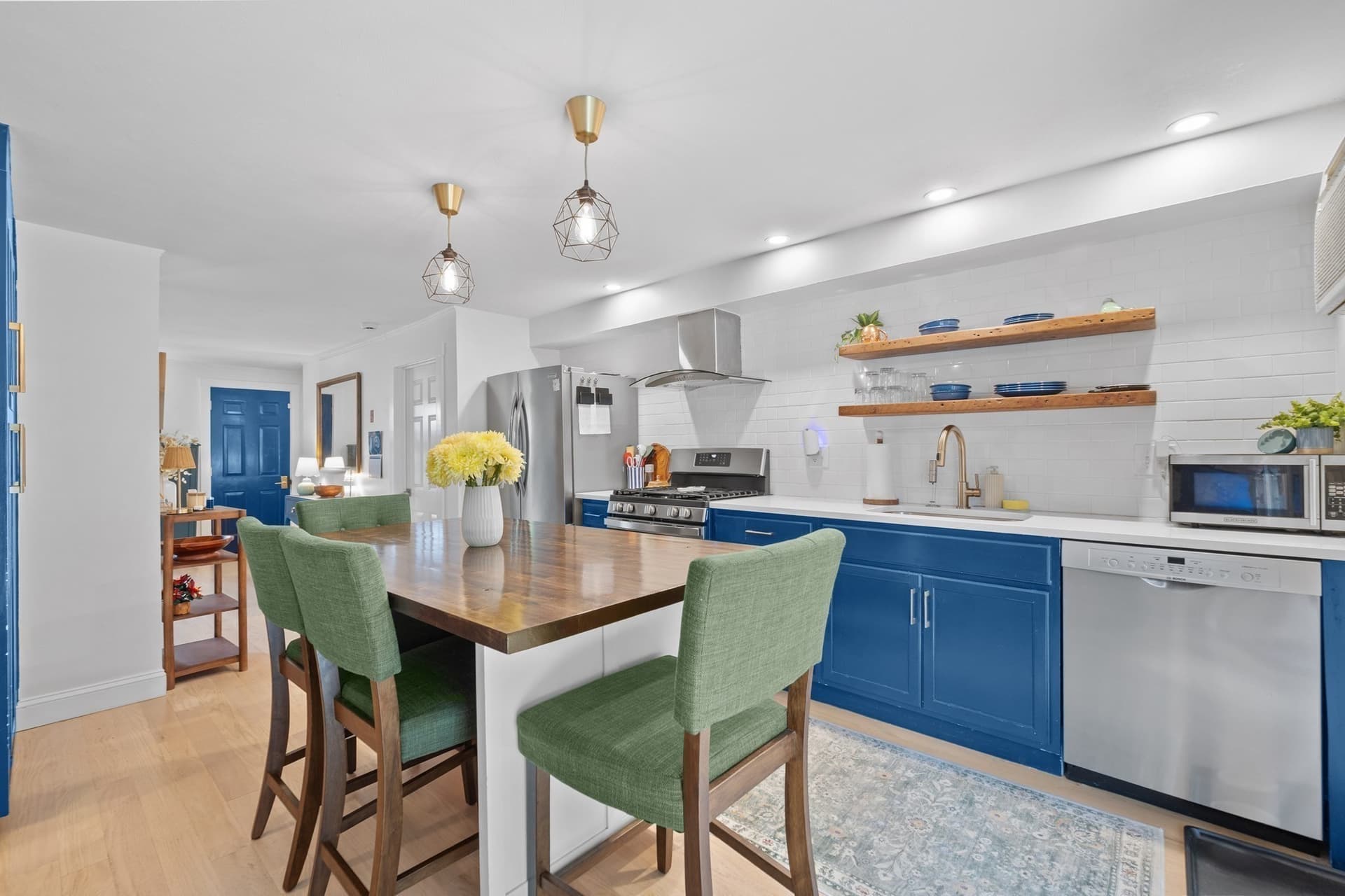 Condominium at 31 Merrimac St # 31, Amesbury MA 01913, photo 6 of 39