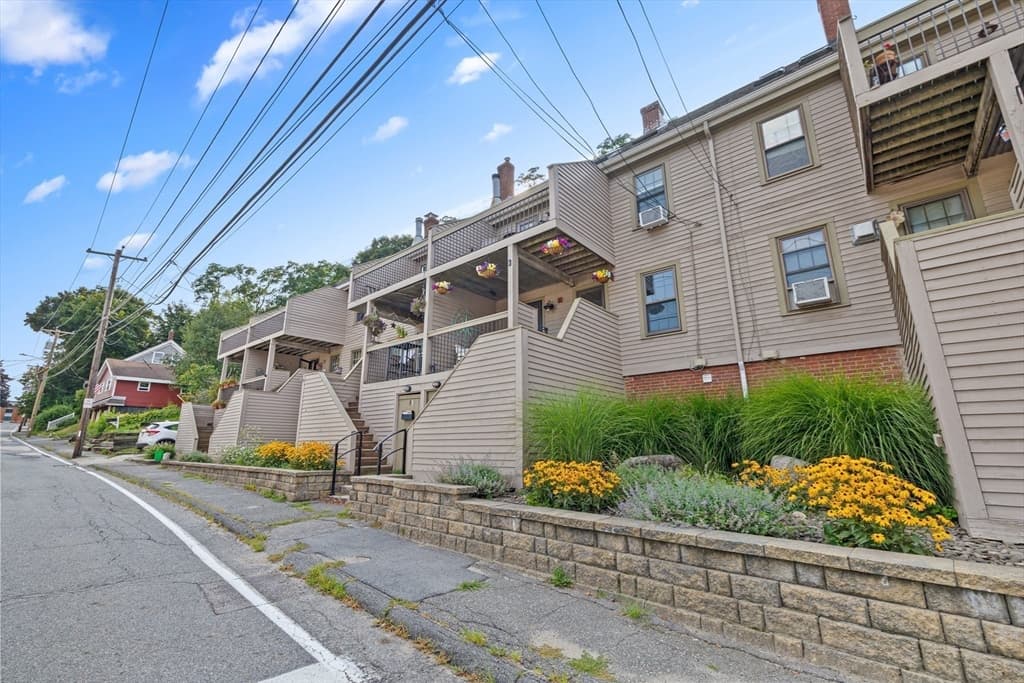 31 Merrimac St # 31, Amesbury MA 01913 photo 38