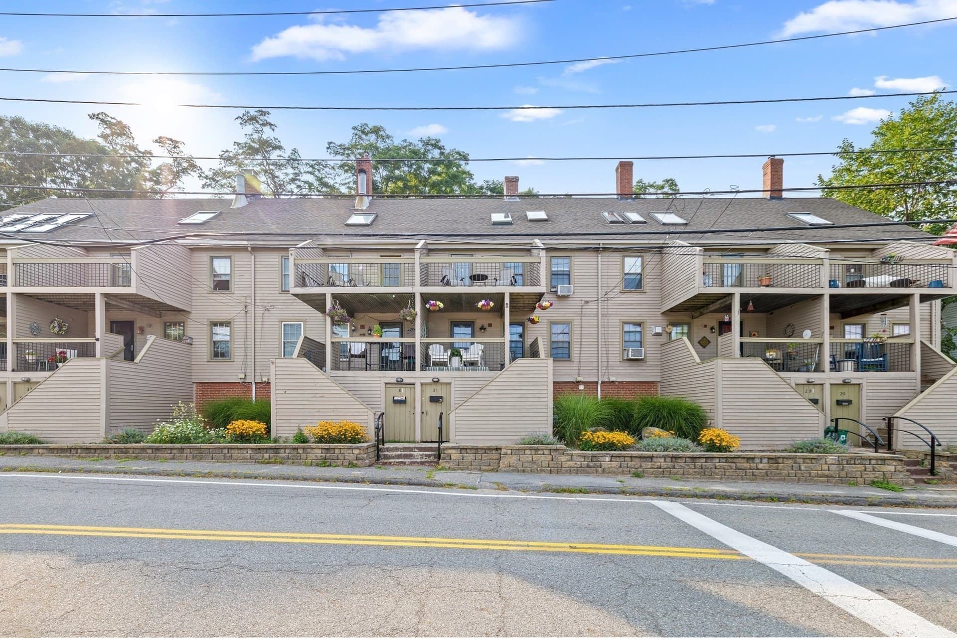 Condominium at 31 Merrimac St # 31, Amesbury MA 01913, photo 37 of 39
