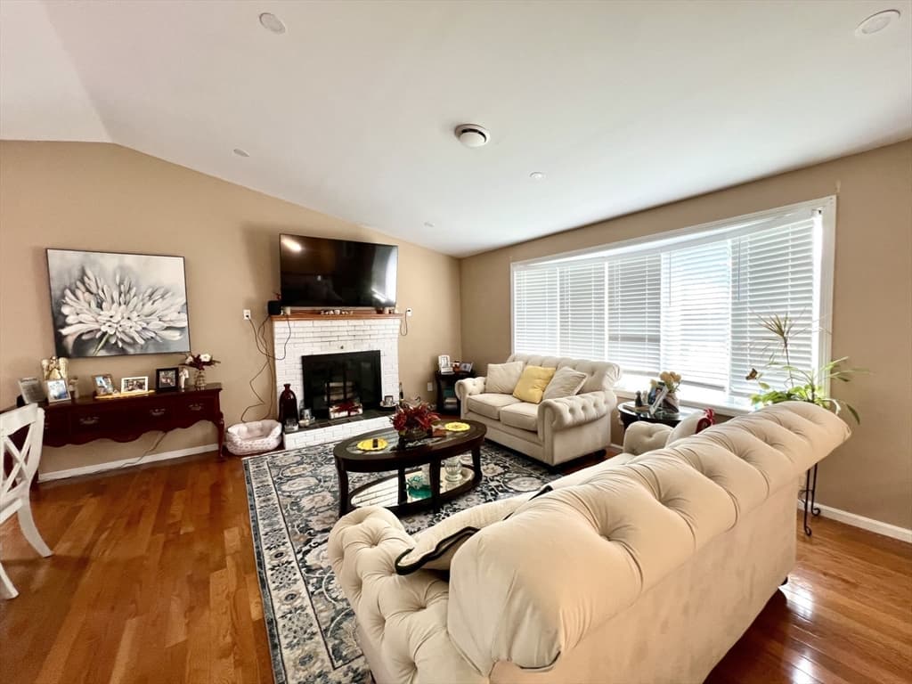 27 Hill St, Leominster MA 01453 photo 12