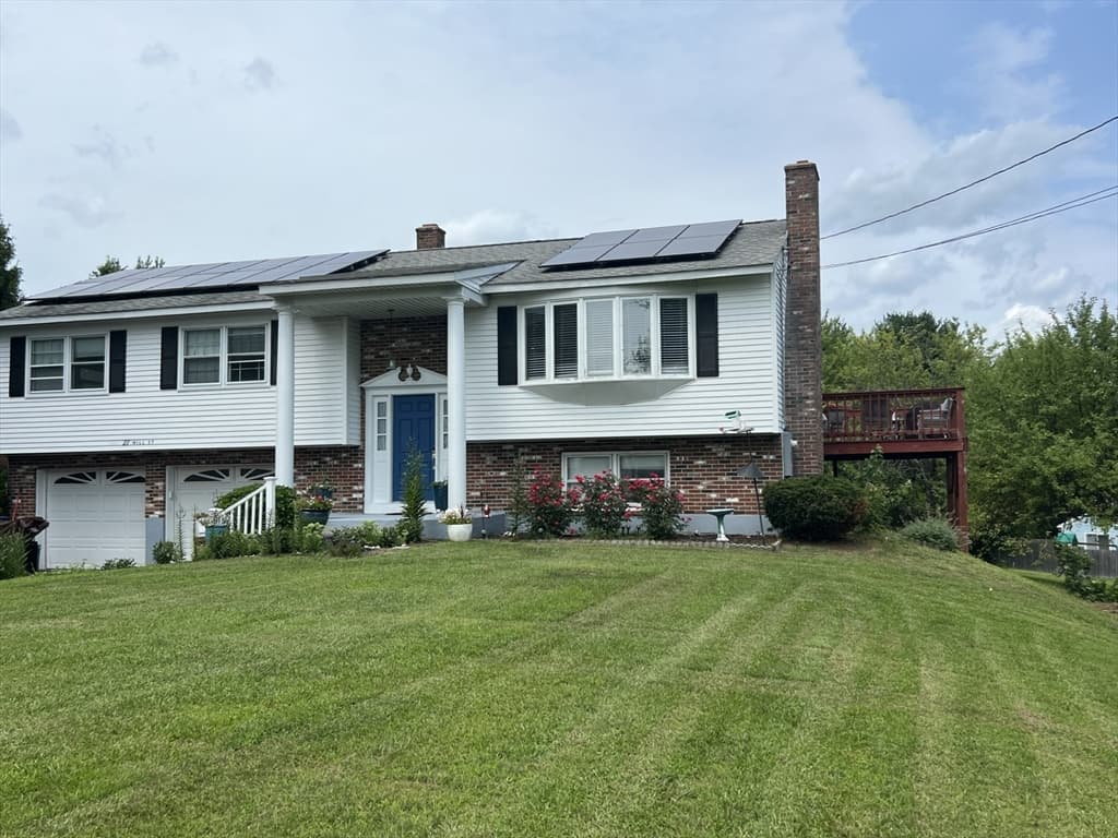 27 Hill St, Leominster MA 01453 photo 3