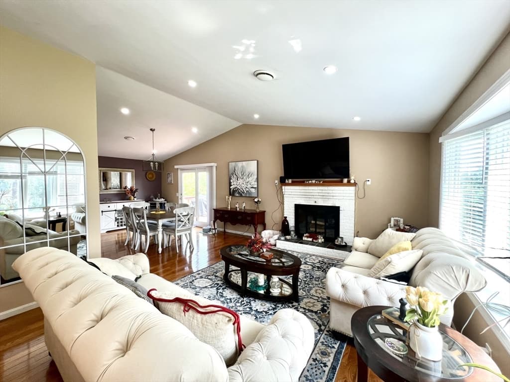 27 Hill St, Leominster MA 01453 photo 10