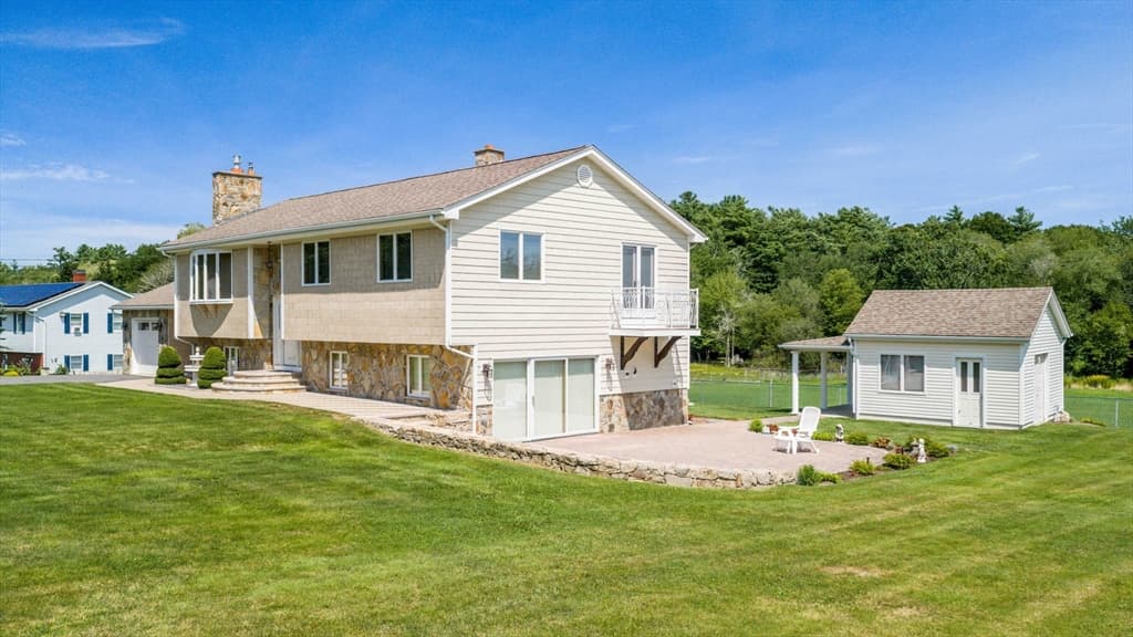 38 Cushing Ln, Acushnet MA 02743 photo 5