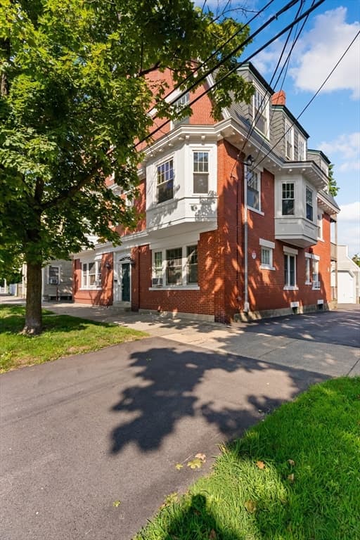 42 Broad St # 3, Salem MA 01970 photo 2