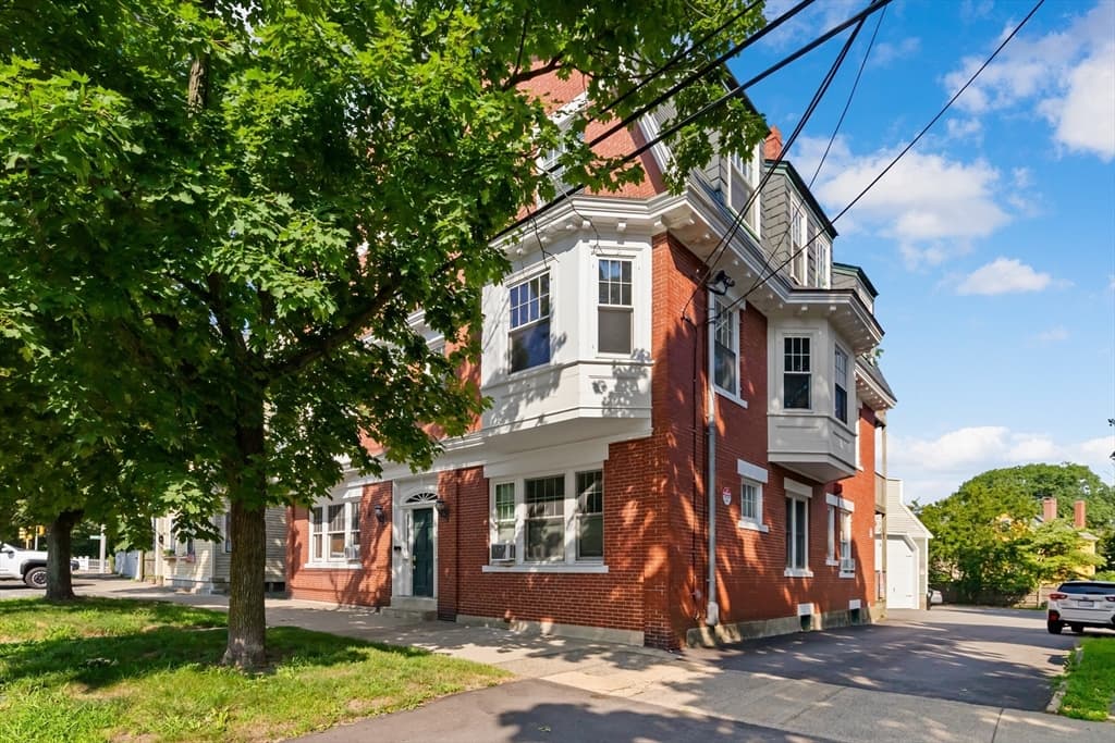 42 Broad St # 3, Salem MA 01970
