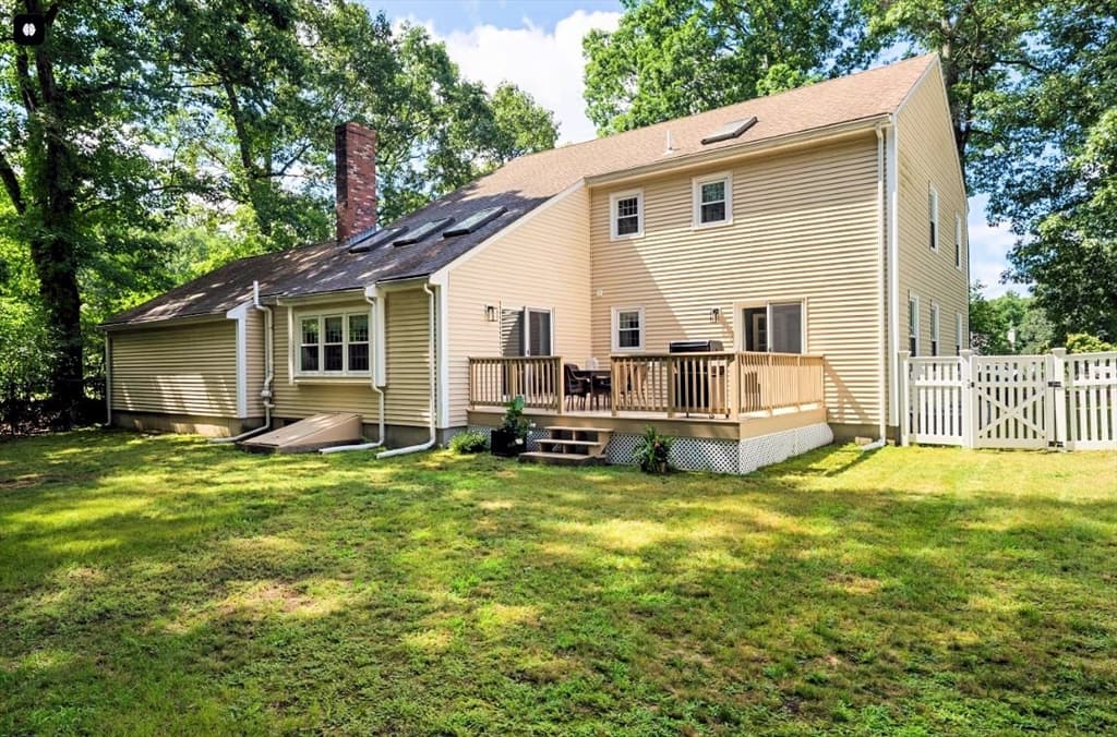 14 Dotty Ann Dr, Framingham MA 01701 photo 3