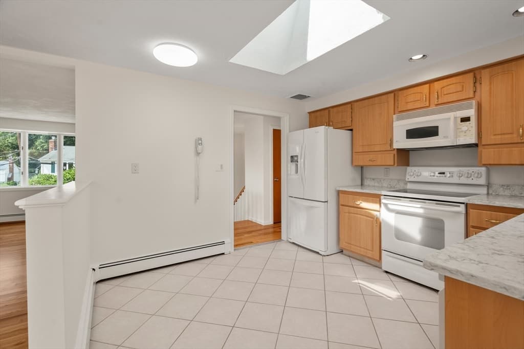 31 Phillips Cir, Waltham MA 02452 photo 17