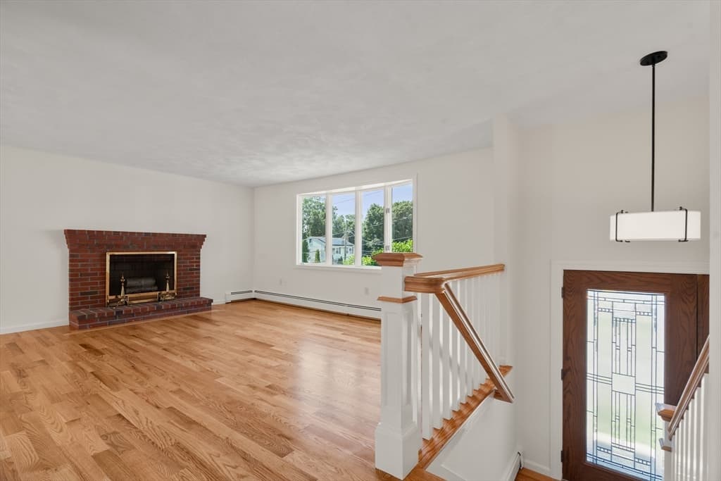 31 Phillips Cir, Waltham MA 02452 photo 9