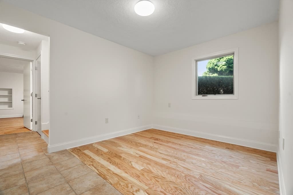 31 Phillips Cir, Waltham MA 02452 photo 34