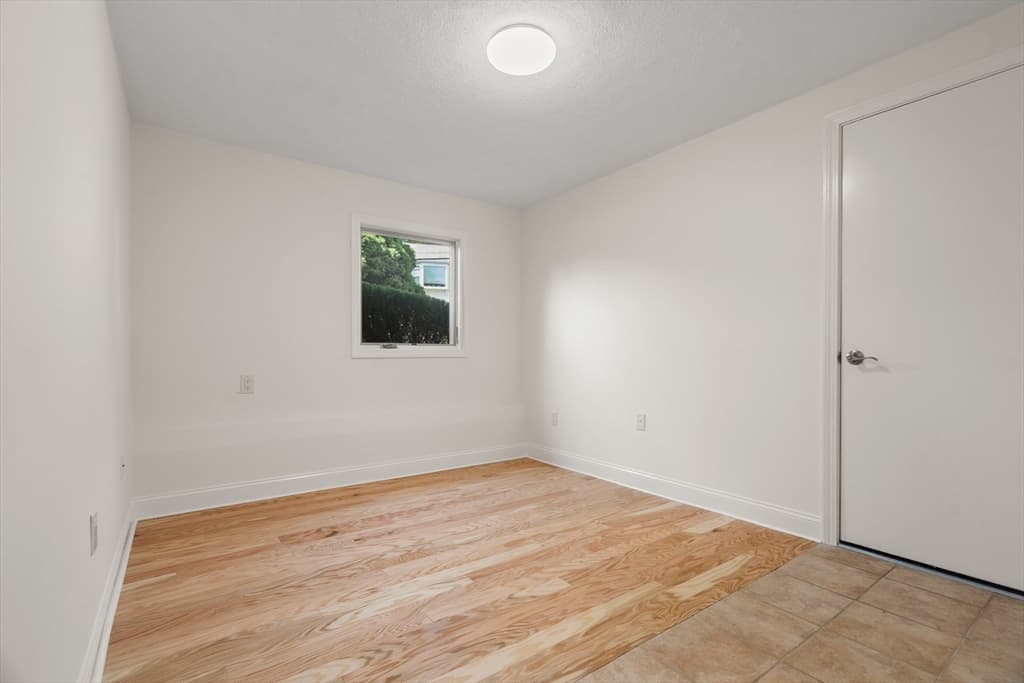 31 Phillips Cir, Waltham MA 02452 photo 33