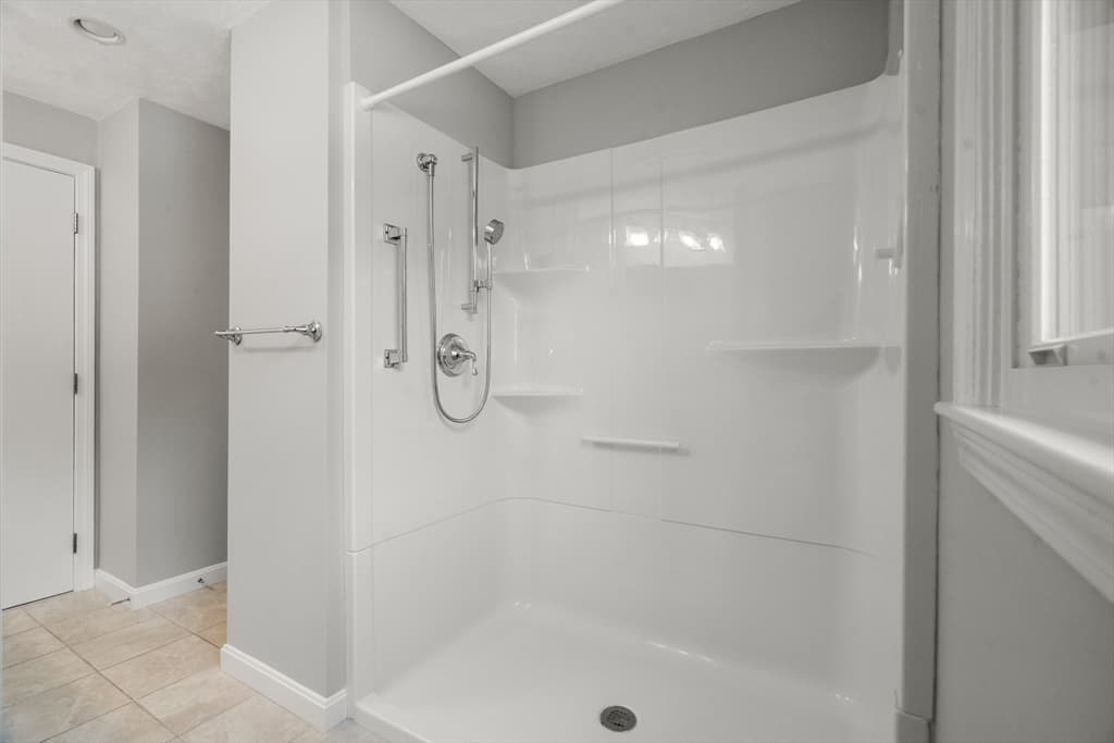 31 Phillips Cir, Waltham MA 02452 photo 29