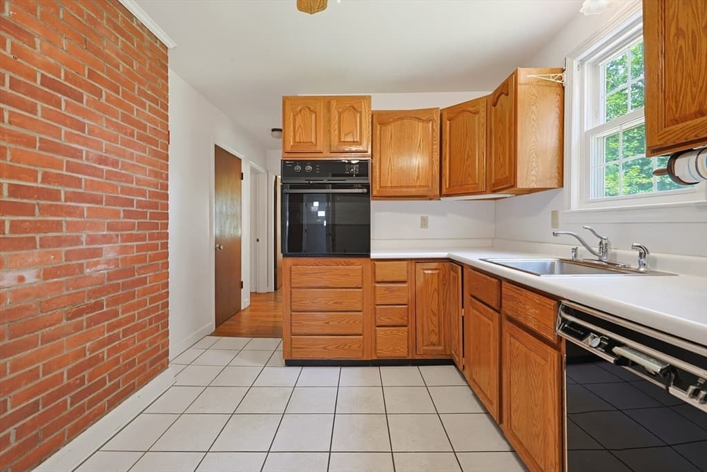 69 Ridge Road, Marlborough MA 01752 photo 6
