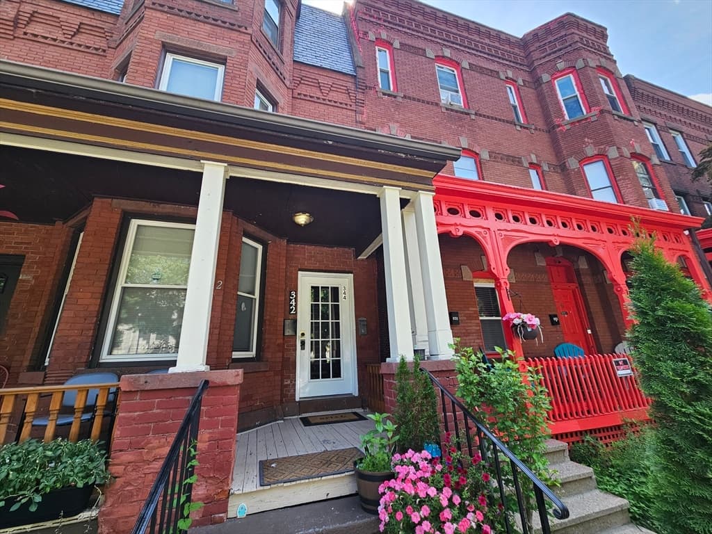 344 Maple St # 344, Holyoke MA 01040 photo 2