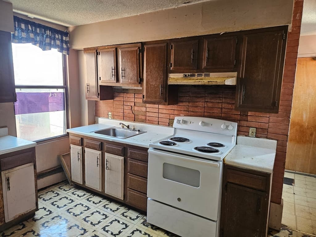 344 Maple St # 344, Holyoke MA 01040 photo 14