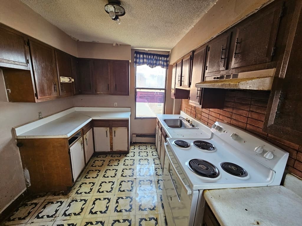 344 Maple St # 344, Holyoke MA 01040 photo 15