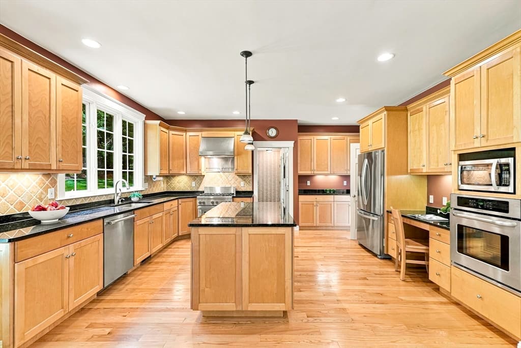 3 Graystone Way, Southborough MA 01772 photo 7