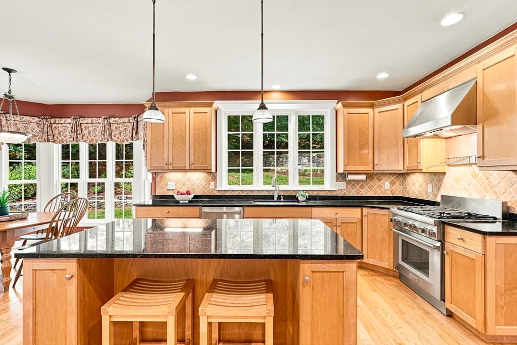 3 Graystone Way, Southborough MA 01772 photo 8