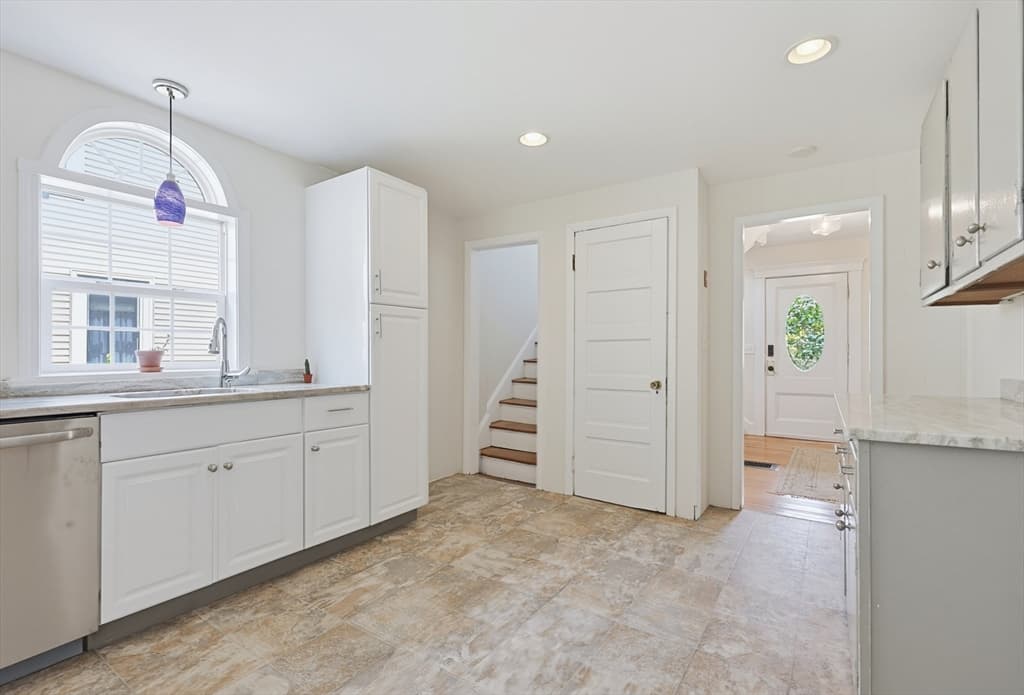 110 Essex St, Beverly MA 01915 photo 15