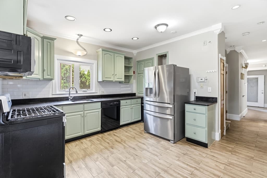 201 Nesmith Street, Lowell MA 01852 photo 6