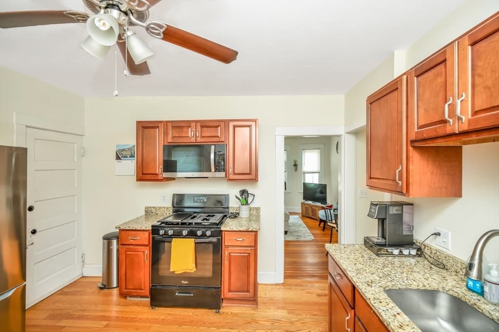 134 Willow St, Quincy MA 02170 photo 3