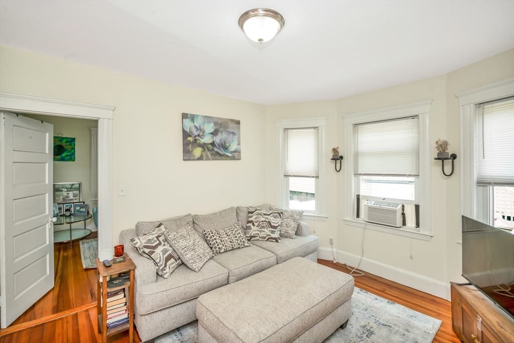 134 Willow St, Quincy MA 02170 photo 8