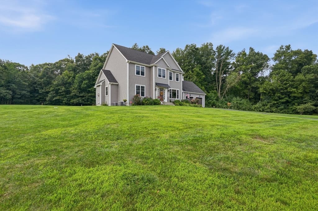 277 Yew St, Douglas MA 01516 photo 3