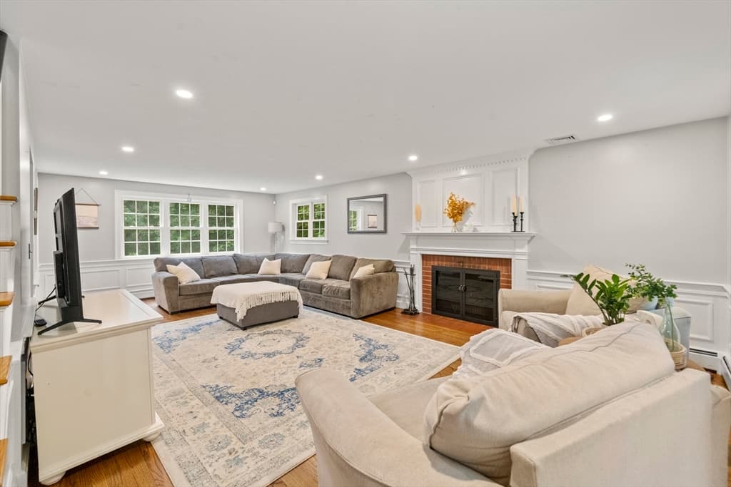 595 Forest St, Marshfield MA 02050 photo 10