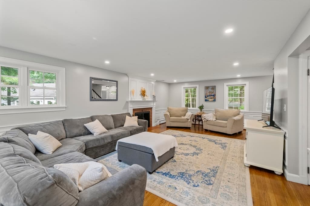 595 Forest St, Marshfield MA 02050 photo 11