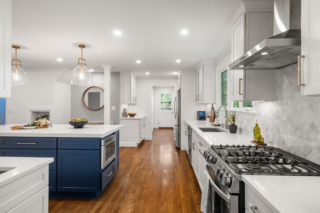 Single Family Residence at 8 Manitoba Rd, Newton MA 02468, Newton, photo 6 of 38