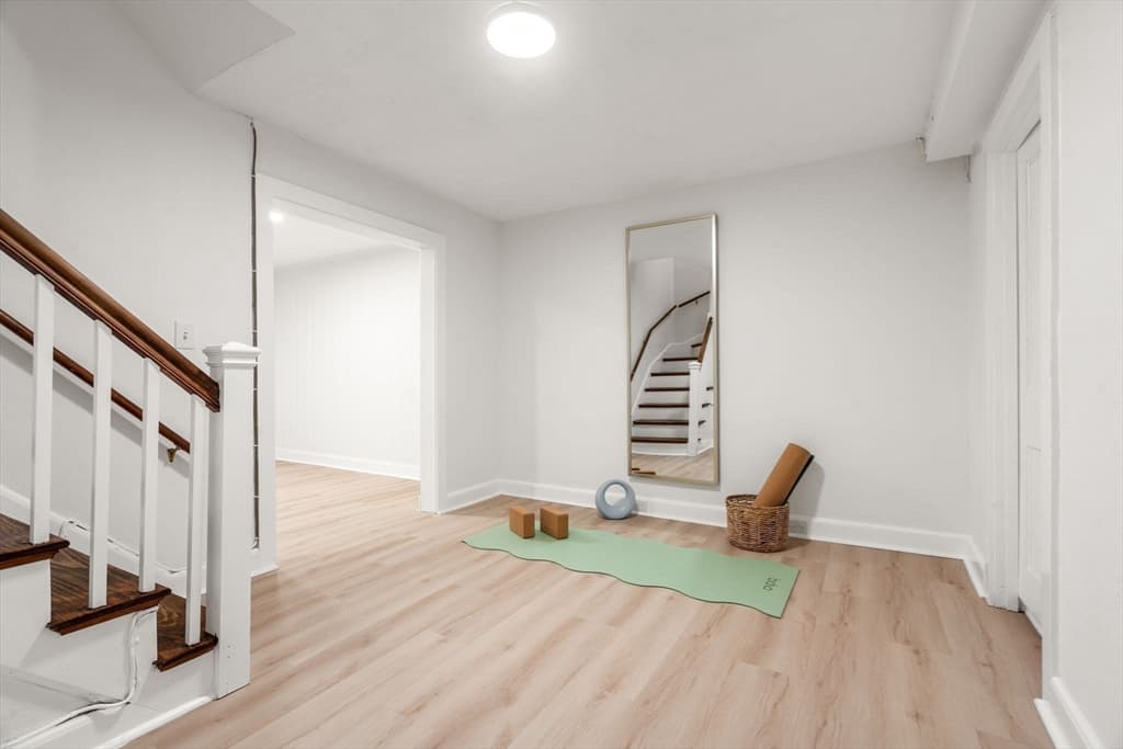 Single Family Residence at 8 Manitoba Rd, Newton MA 02468, Newton, photo 32 of 38