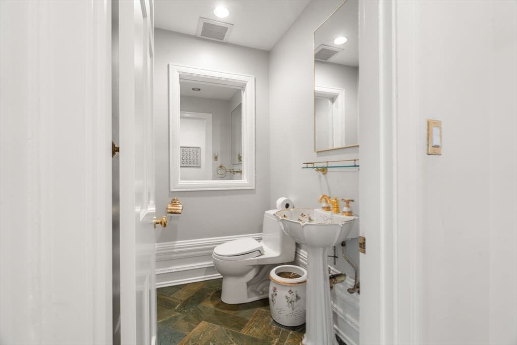 Single Family Residence at 8 Manitoba Rd, Newton MA 02468, Newton, photo 35 of 38