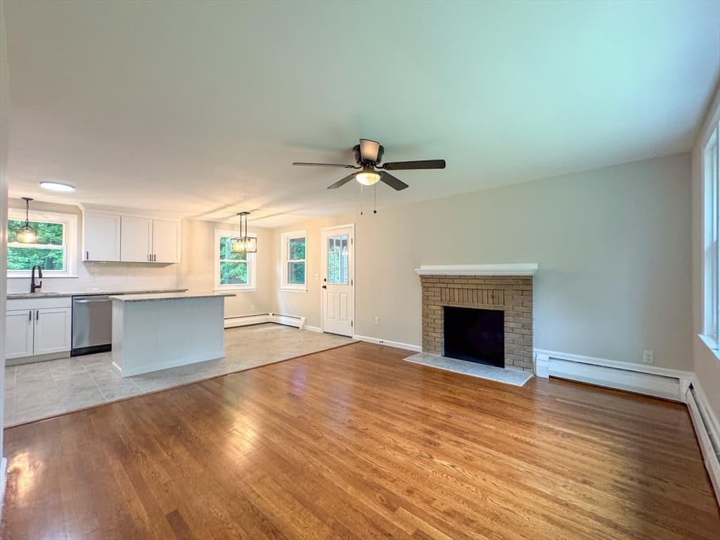 13 Center St, Medway MA 02053 photo 13