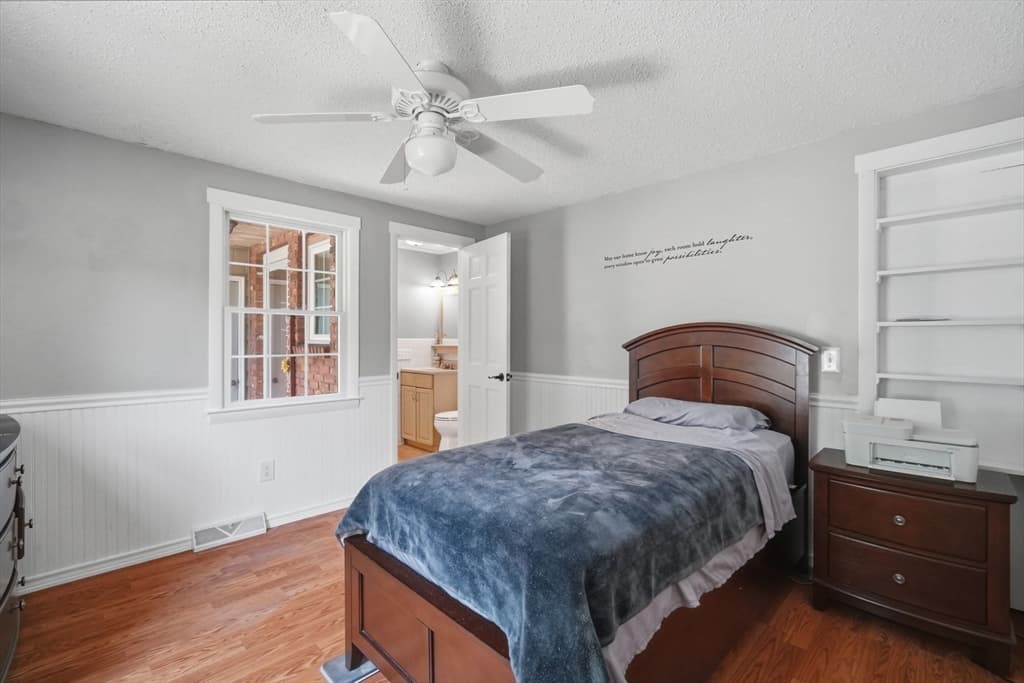 75 Tioga St, Springfield MA 01128 photo 12