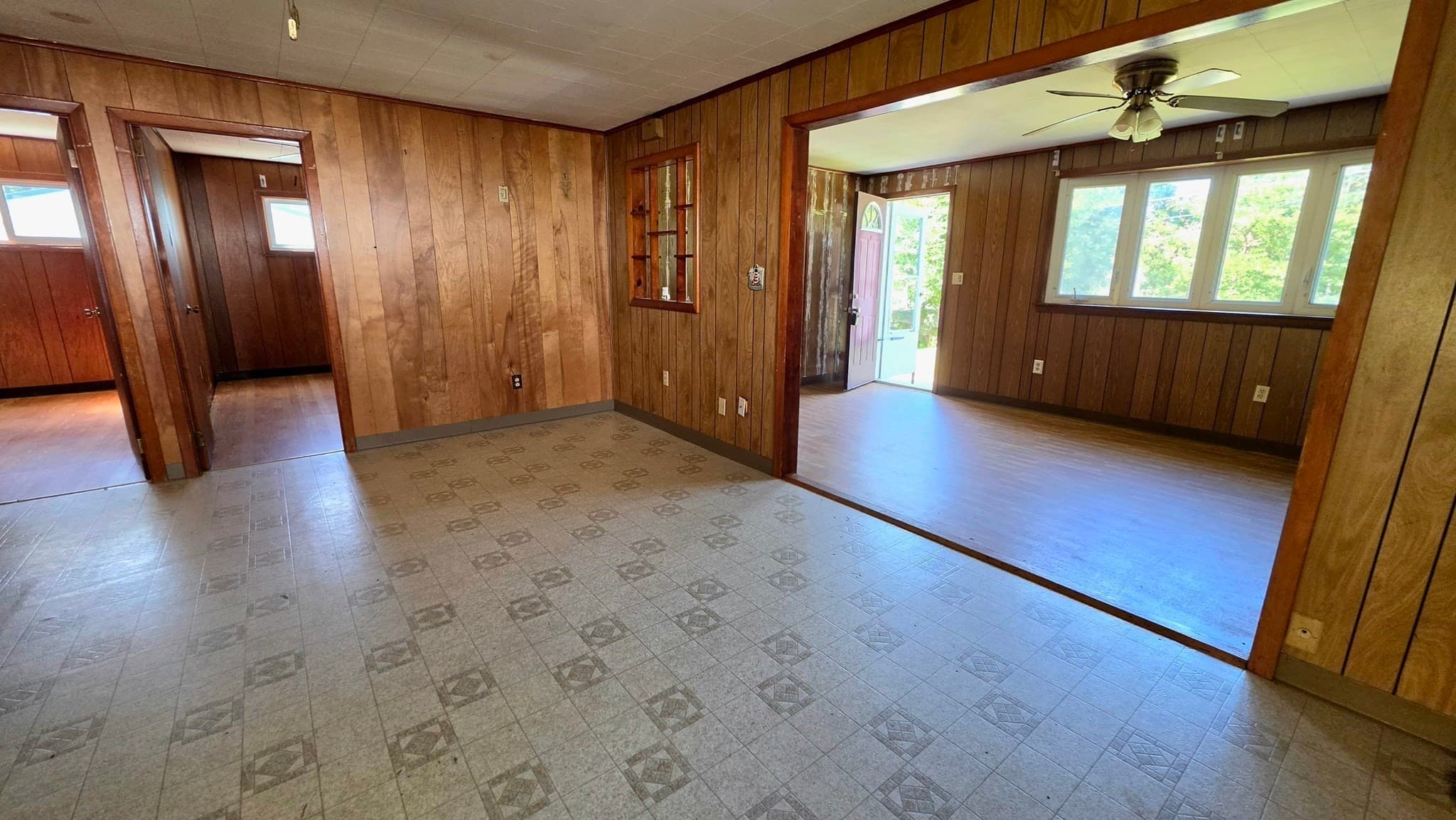 Single Family Residence at 27 Richie Rd, Douglas MA 01516, photo 7 of 24