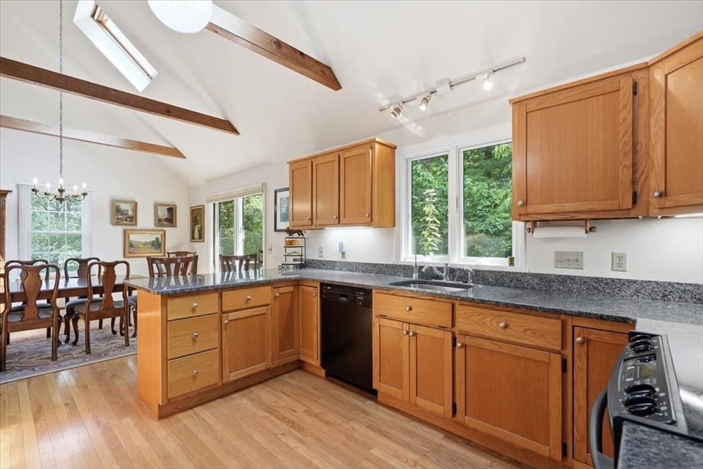 98 Bray Farm Rd S, Yarmouth MA 02675 photo 6