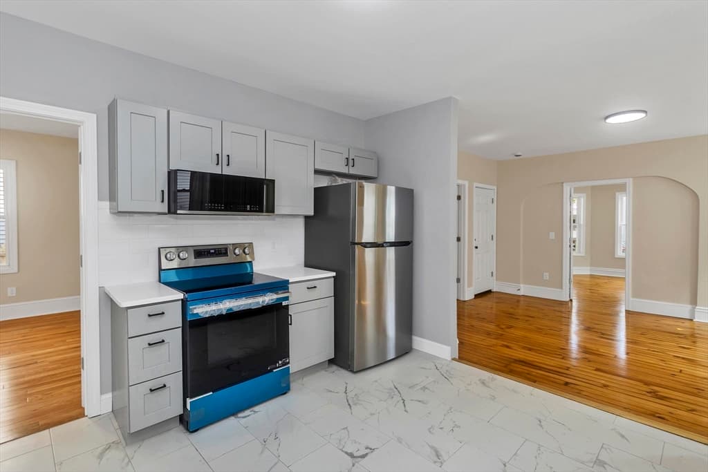 58 Euclid Ave, Springfield MA 01108 photo 2
