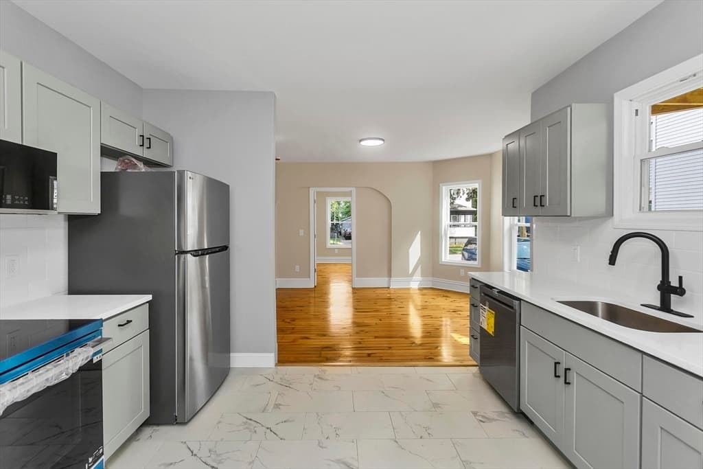 58 Euclid Ave, Springfield MA 01108 photo 3