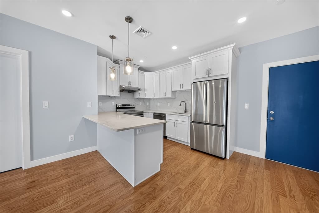 222 Arlington St # 2B, Quincy MA 02170 photo 3