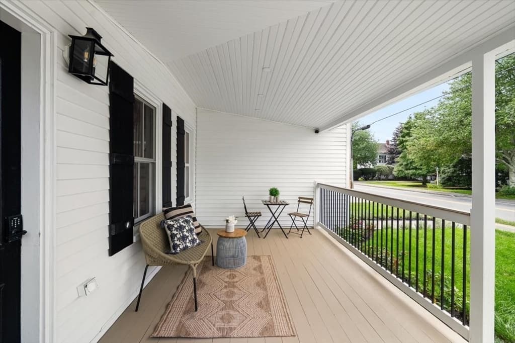 30 Shore St, Falmouth MA 02540 photo 2