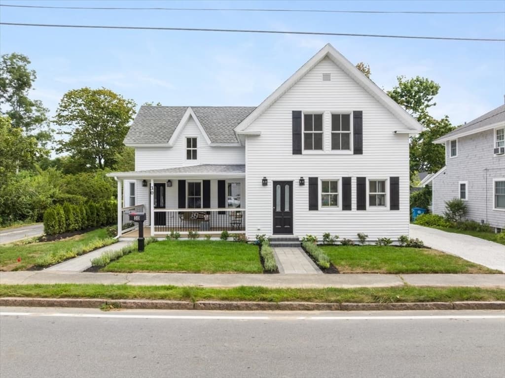 30 Shore St, Falmouth MA 02540
