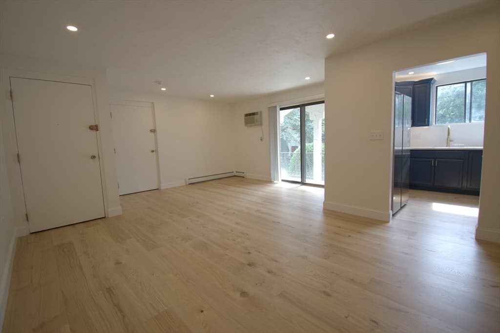 200 Fellsview Terrace # 205B, Stoneham MA 02180 photo 4