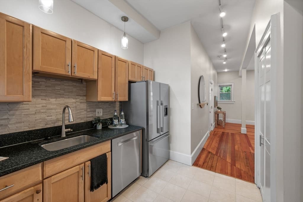 21 School St # 1L, Somerville MA 02143 photo 8