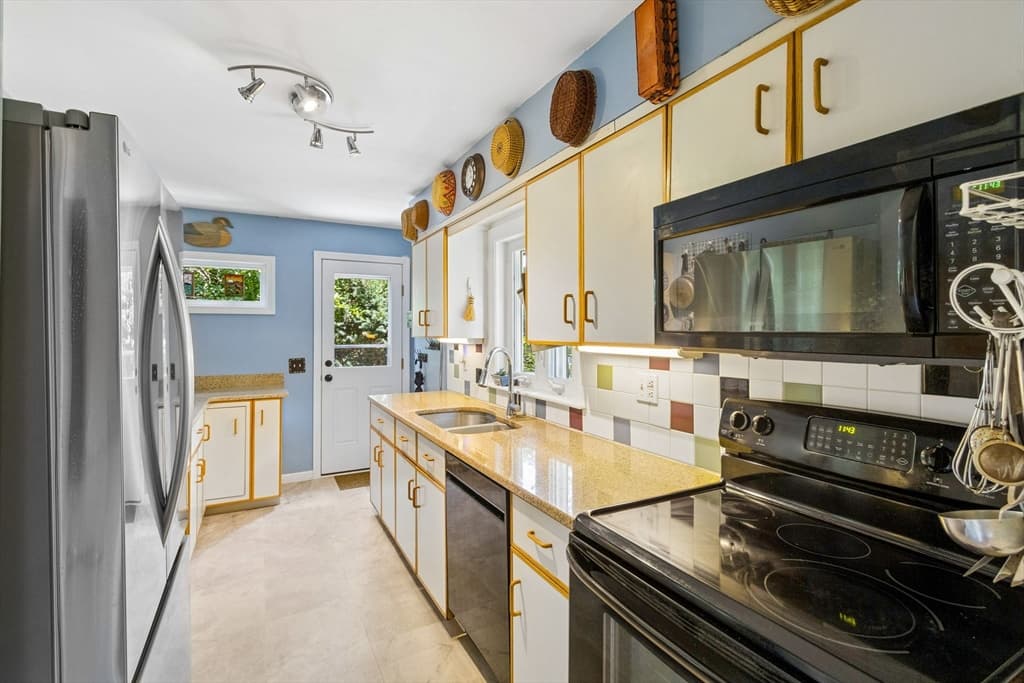 4 Murdoch Road, Natick MA 01760 photo 11