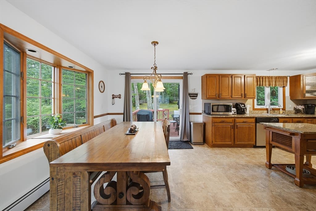 27 Reilly Ave, Blackstone MA 01504 photo 9