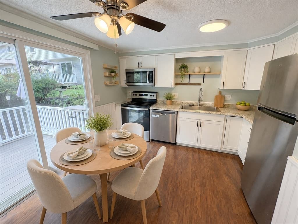 270 Sunderland Rd # 23, Worcester MA 01604 photo 2