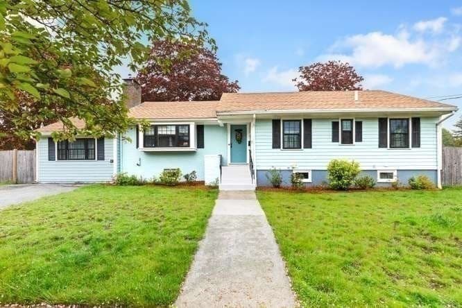 Single Family Residence at 11 Countryside Lane, Marblehead MA 01945, Marblehead, photo 9 of 34